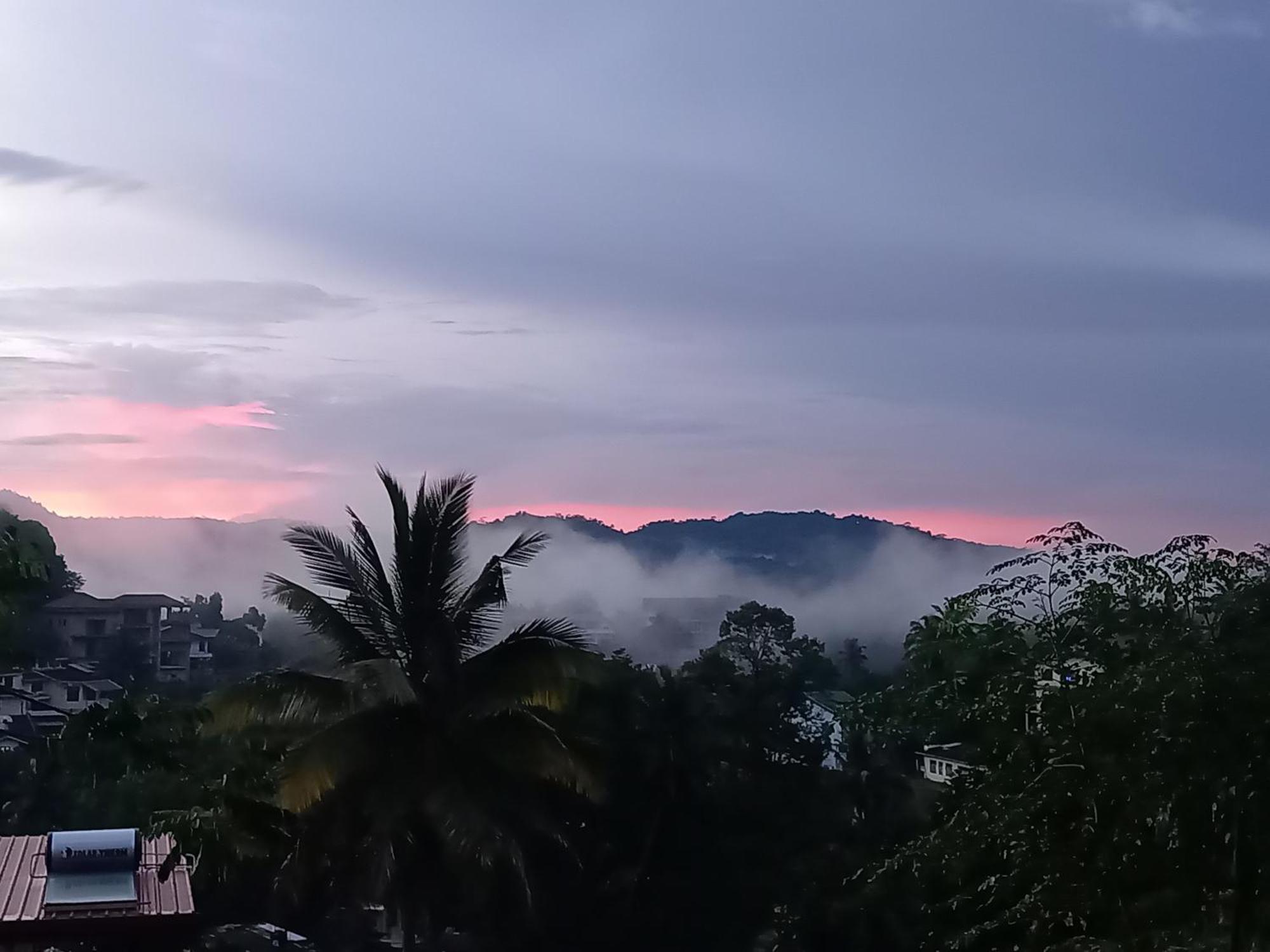Fly Infinity - Home Stay Kandy Extérieur photo